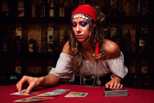 Quel est le salaire moyen d un praticien en tarot therapeutique